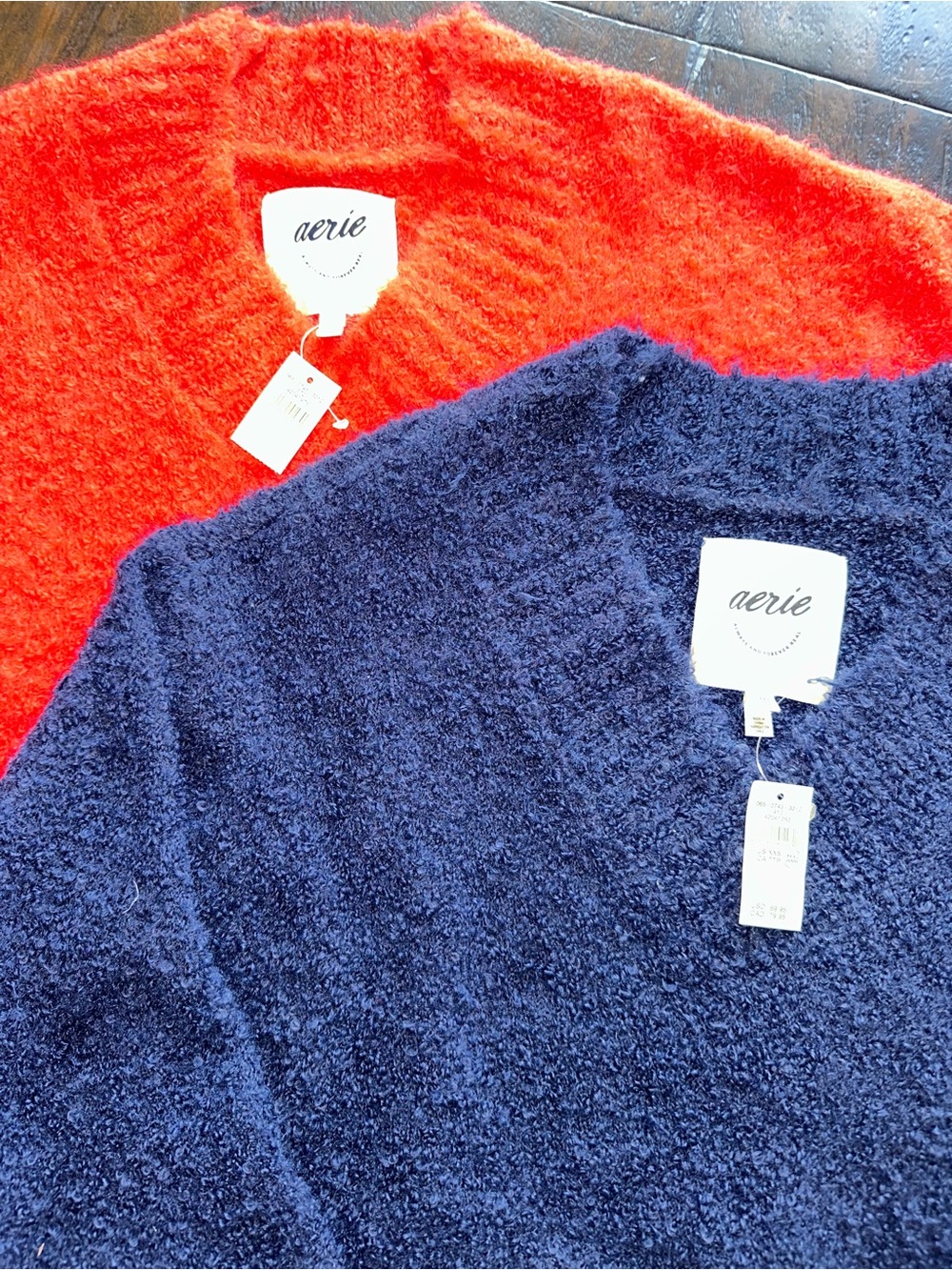 NWT TWO Aerie Women's Teddy Boucle V Neck Oversized Sweater - Navy and Red XXS